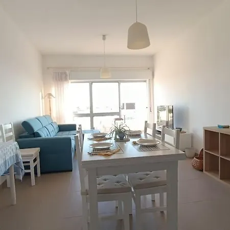 Quarteira Beachfront Retreat *
