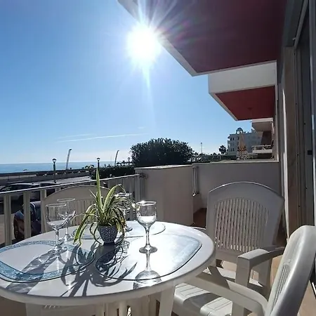 Quarteira Beachfront Retreat Apartmán