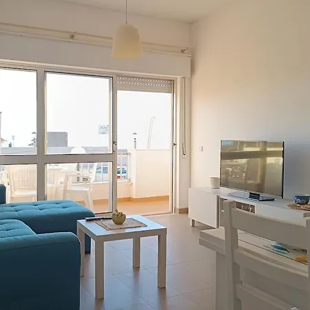 Quarteira Beachfront Retreat Apartmán *